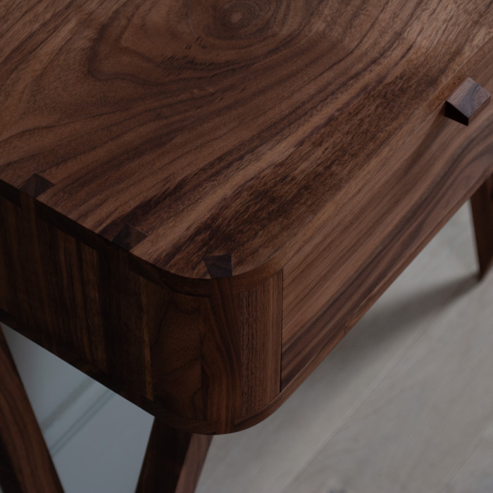 Walnut Console TVCW1B